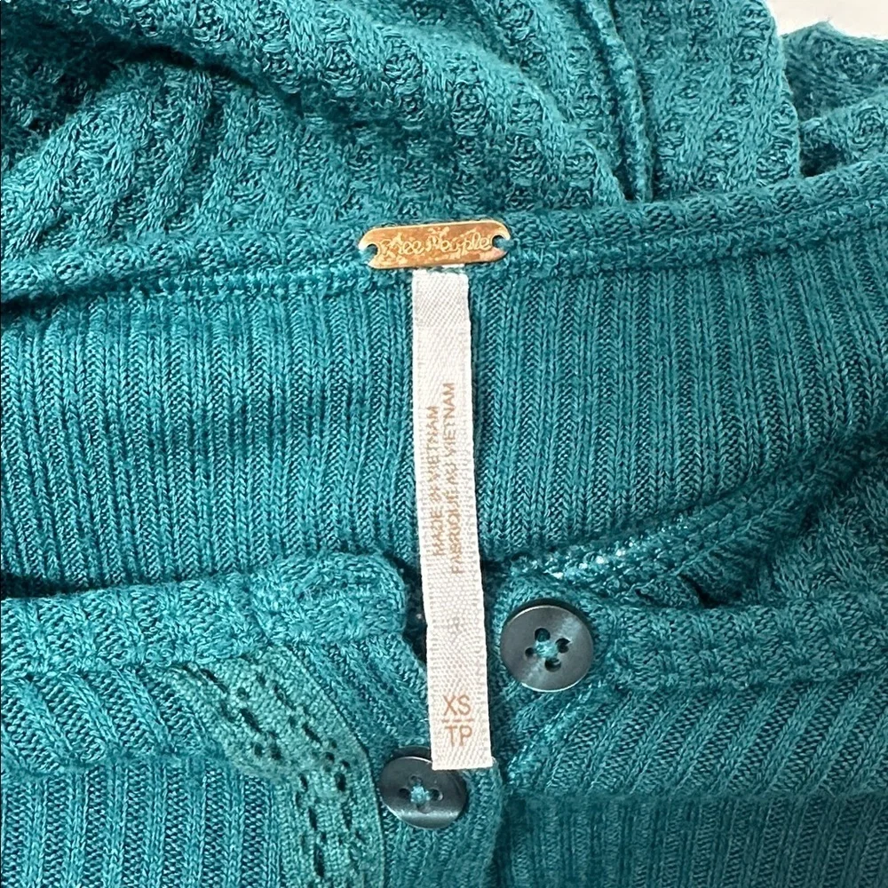 Free People Leo Henley Top Long Sleeve Shirt Flowy Blouse Evergreen Green XS